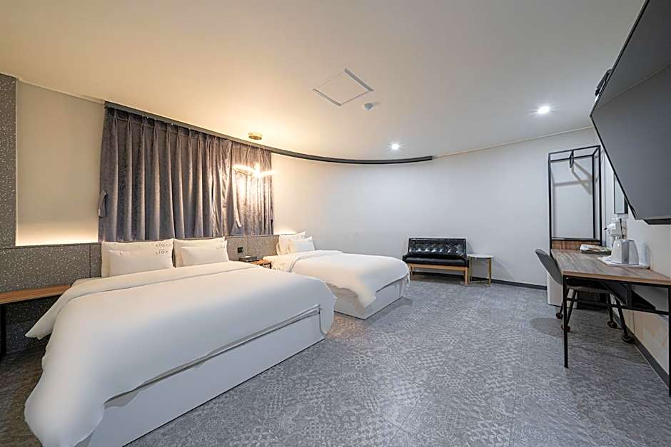 Hotel Lion