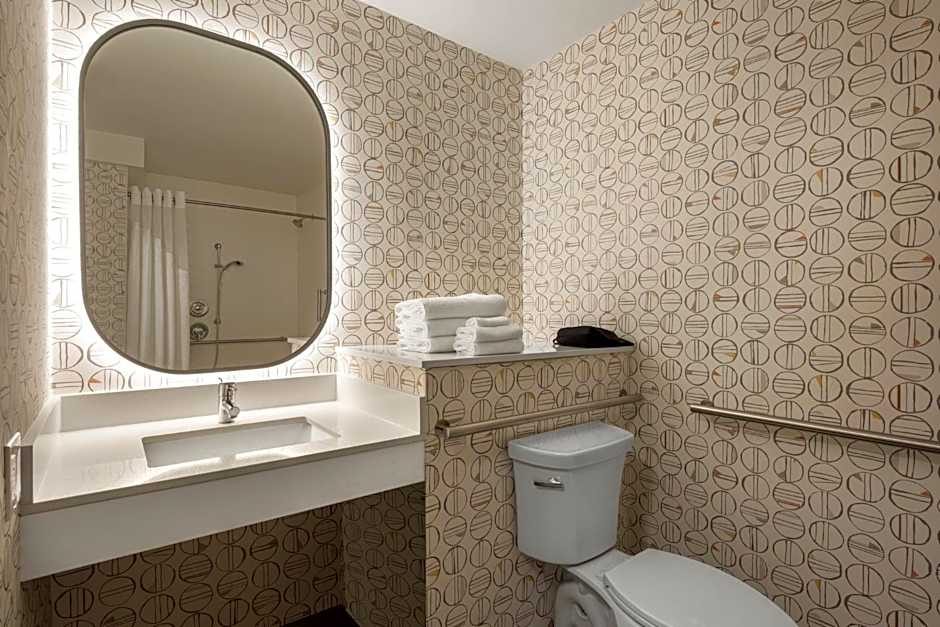 Holiday Inn Ontario By IHG