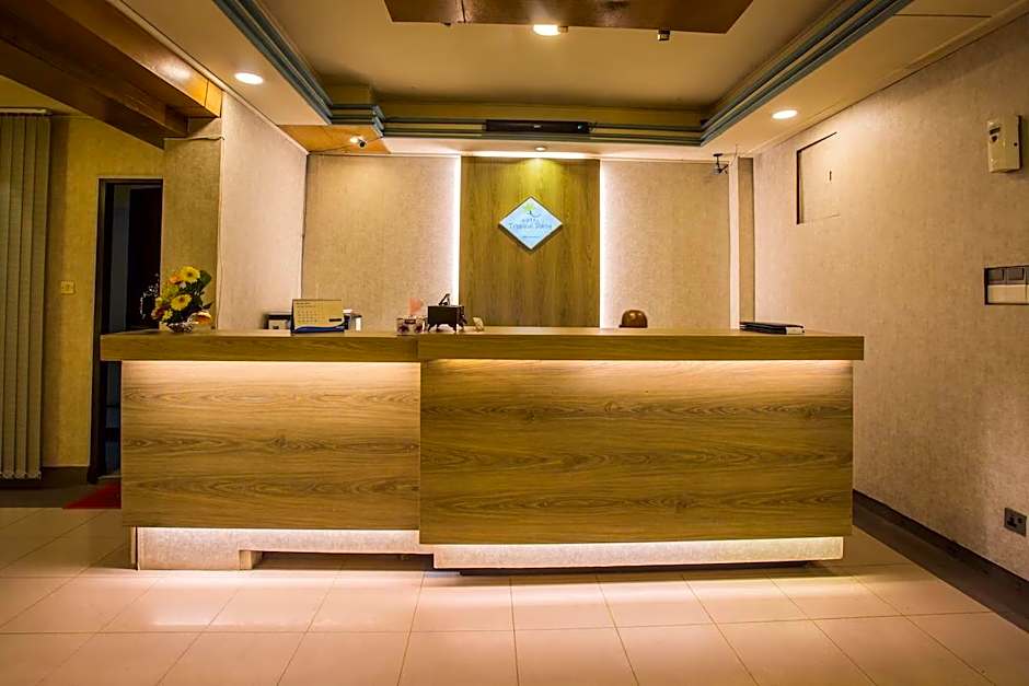 Hotel Tropical Daisy