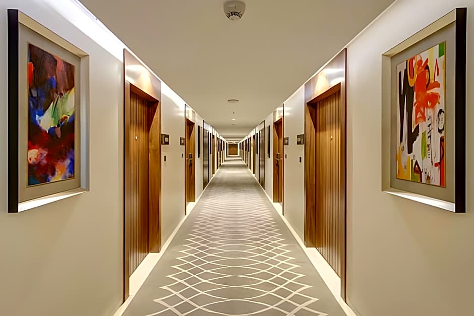 Holiday Inn Kolkata Airport By IHG