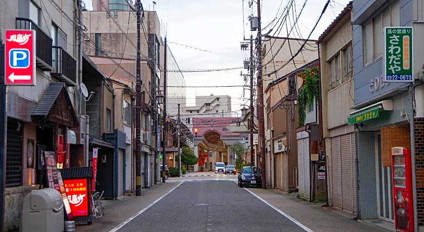 Travelers' house ROOTs