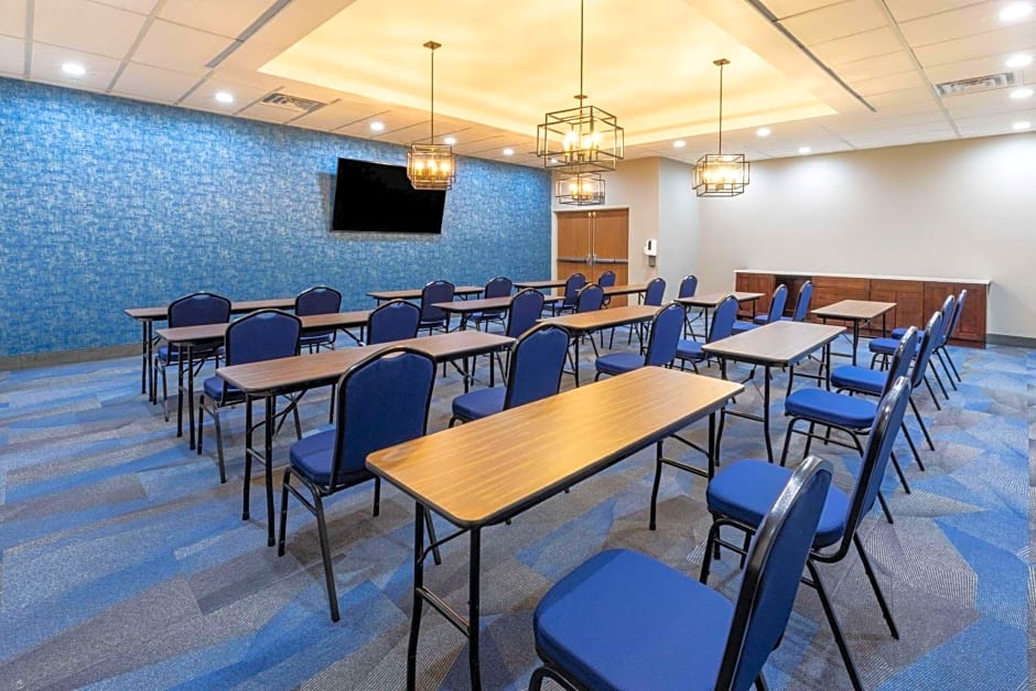  La Quinta Inn & Suites by Wyndham Dallas - Frisco Stadium