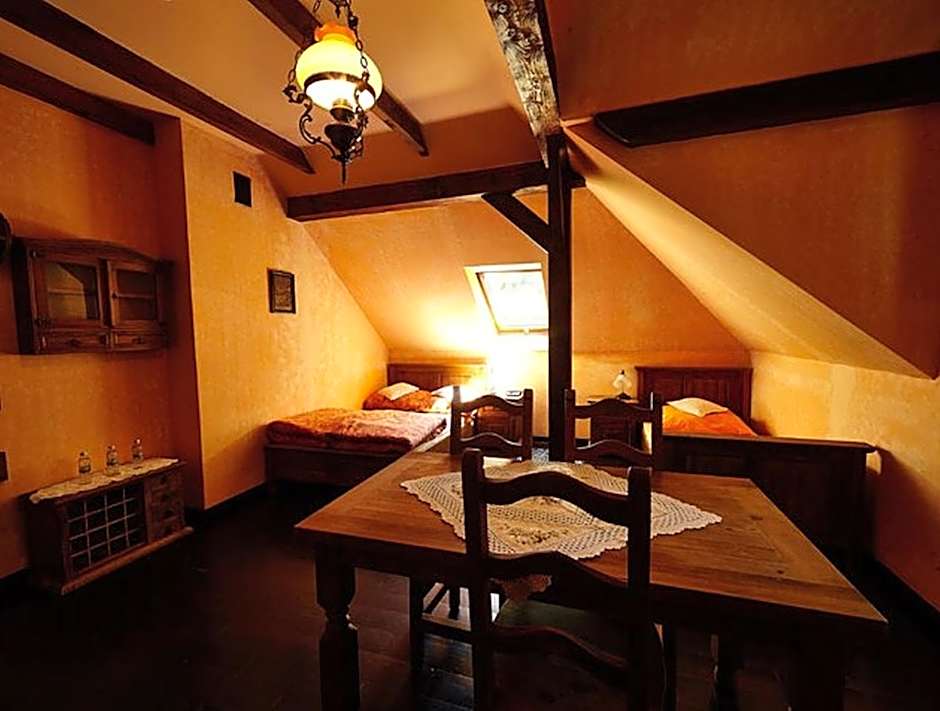 Stylowy Zajazd Pod Czarnym Kogutem