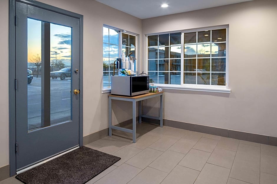 Super 8 by Wyndham Bakersfield CA