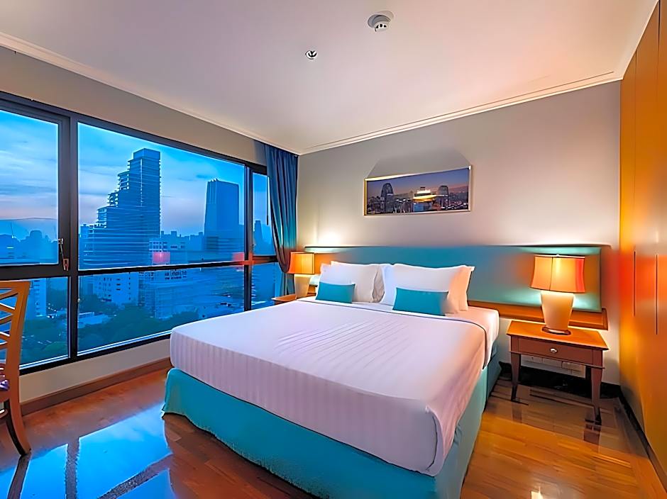 Bandara Suites Silom
