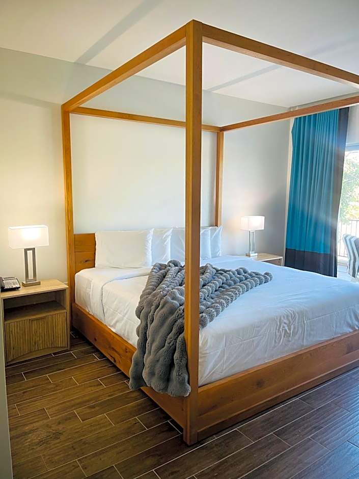 The Chateau at Lake La Quinta