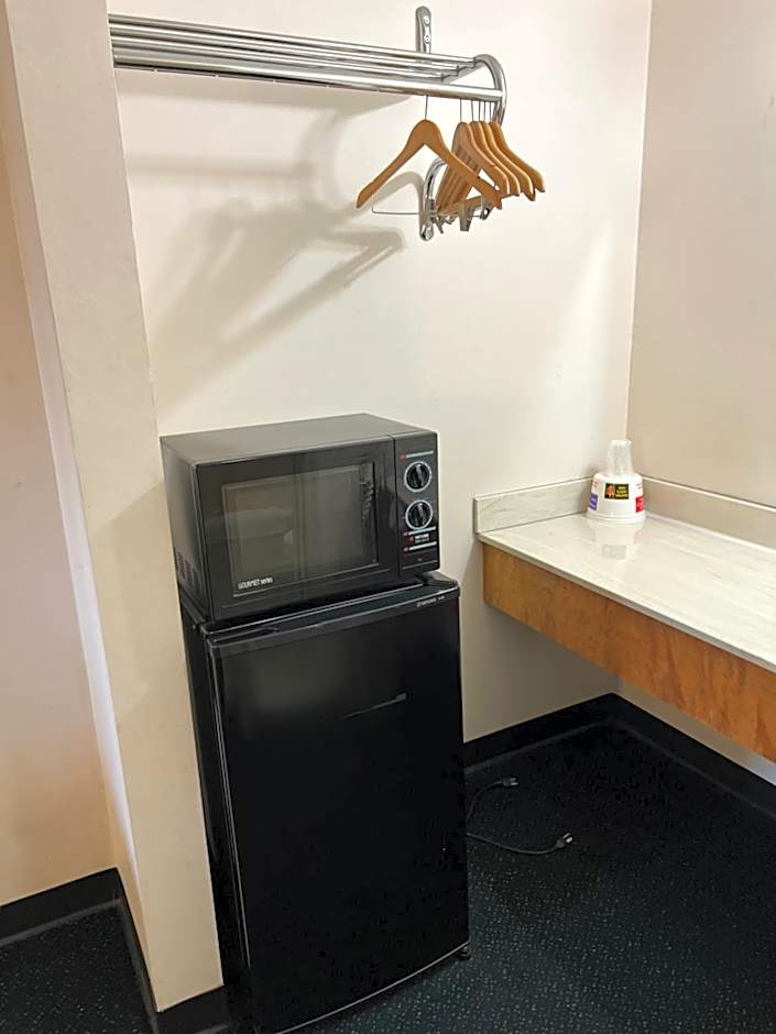 Garden Inn & Suites