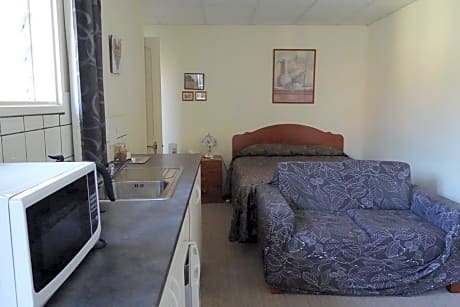 Courtyard Twin Bed