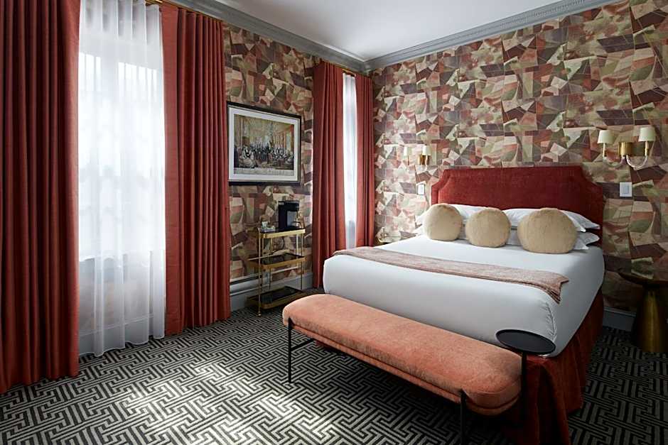 Photo 1 of 10 of Deluxe 1 Queen Bed