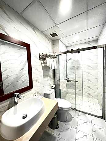 Deluxe Double Room-No Window