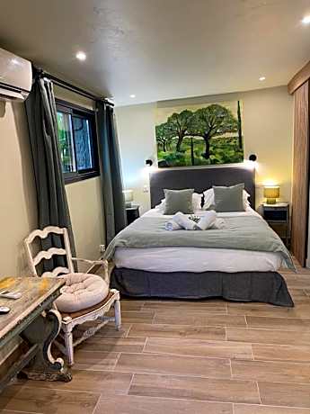 Studio (2 Adults + 1 Child) - PARADIS