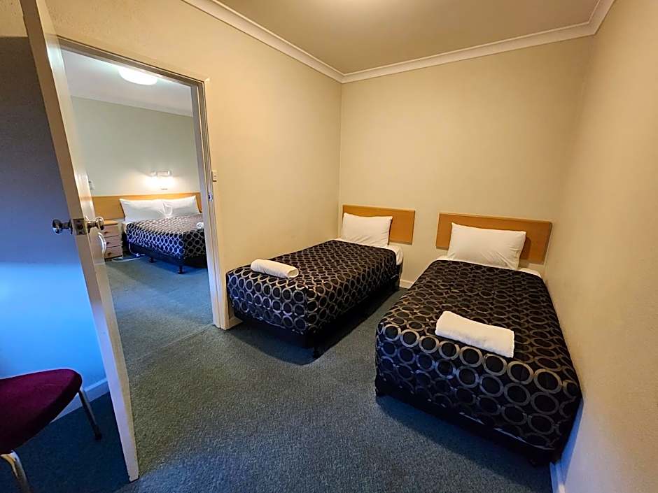 Hume Inn Motel
