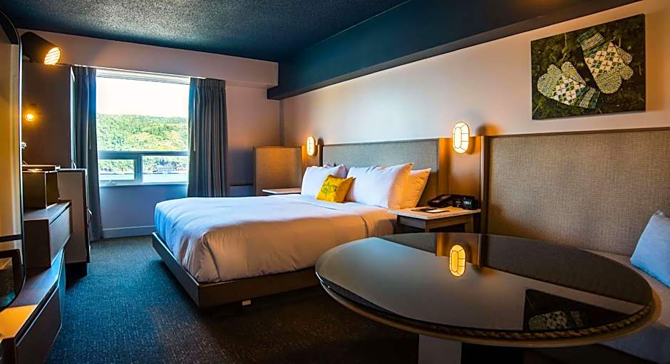 DoubleTree by Hilton St. John's Harbourview