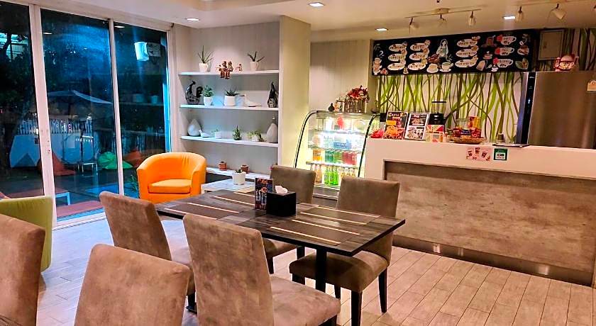 Crystal Suites Suvarnbhumi Airport