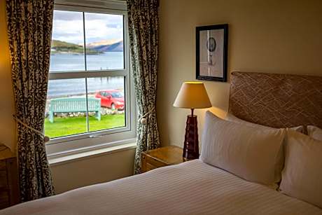 Double or Twin Room with Sea View