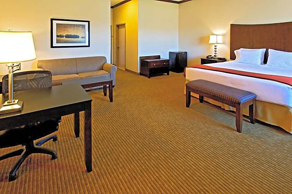 Holiday Inn Express Hotel & Suites Cleburne By IHG