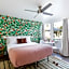 The Wesley by AvantStay Mid-Century Modern Oasis with Pool