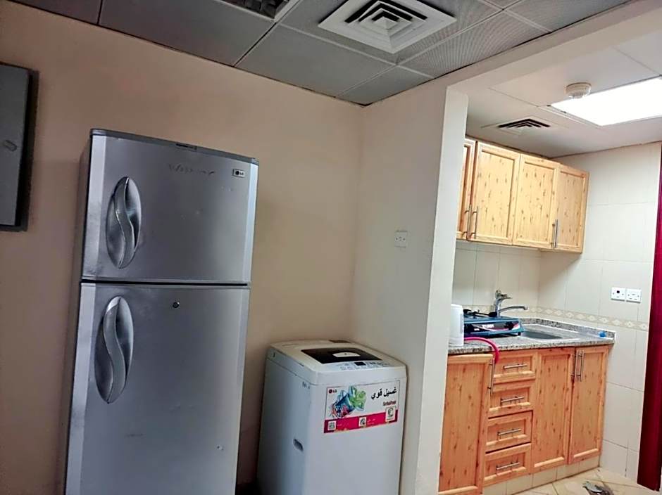 MBZ - Nice Bed Space "MEN"