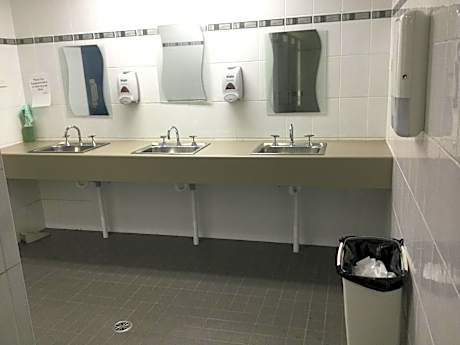 One-Bedroom Cabin must use Shared Bathroom - Berth 6