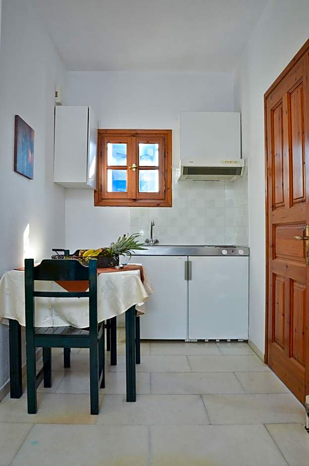 Dilino Hotel Studios