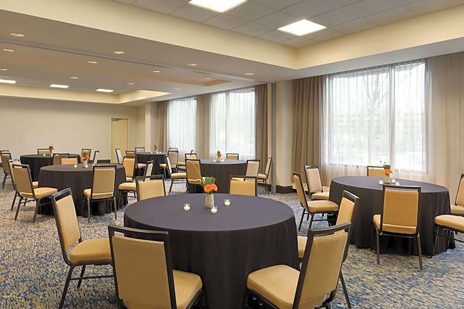 Embassy Suites By Hilton Boston Waltham