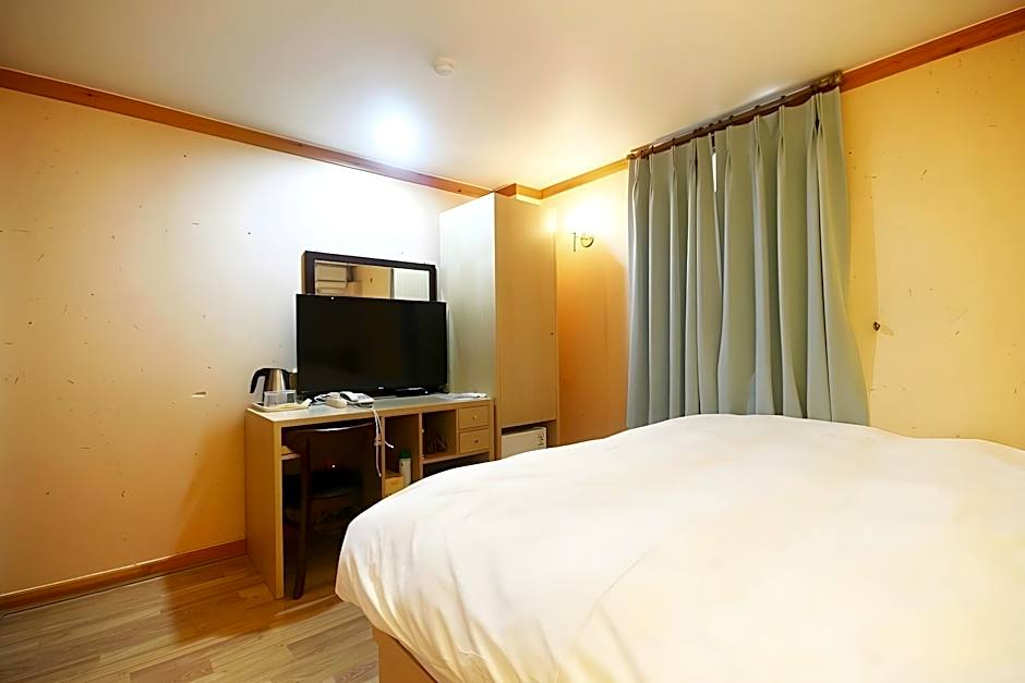 Tourist Hotel Jeonju