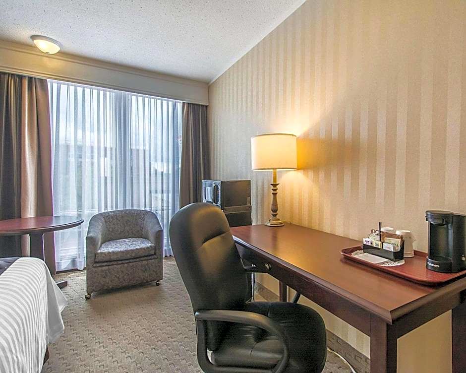 Quality Inn & Suites Downtown