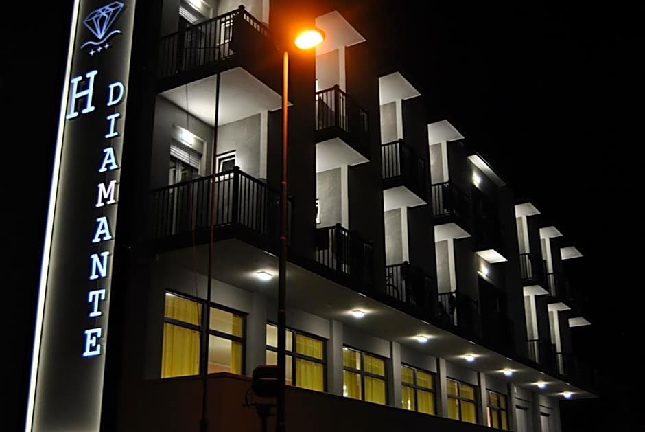Hotel Diamante 5 minuti dalla fiera di rimini CON PARCHEGGIO INCLUSO