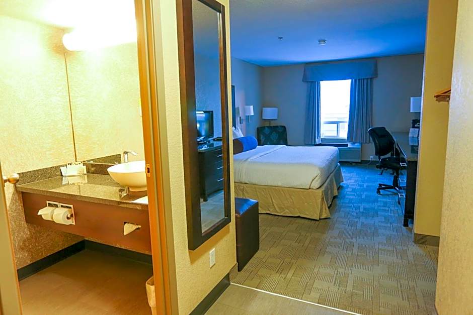Prairie Crest Calgary Airport by IHG