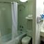 Days Inn & Suites by Wyndham Arlington Heights