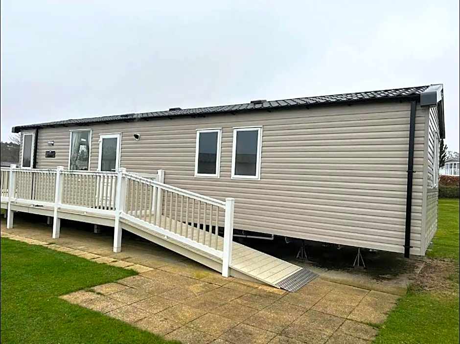 Luxury 8 Berth-Wheelchair Access