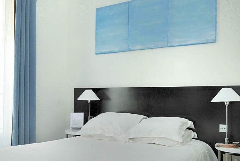 Photo 1 of 22 of Double Room