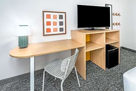 1 King Bed Mobility Accessible With Bathtub