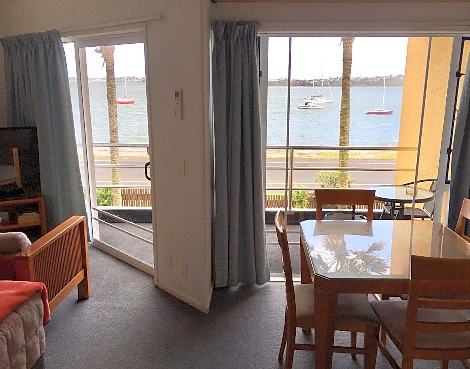 Bucklands Beach Waterfront Motel