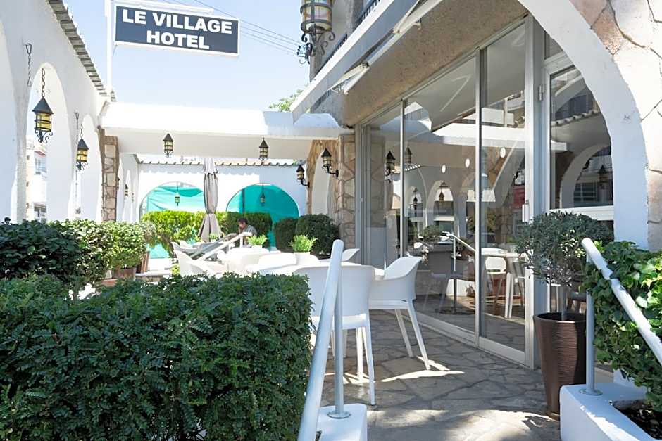 Le Village Hotel
