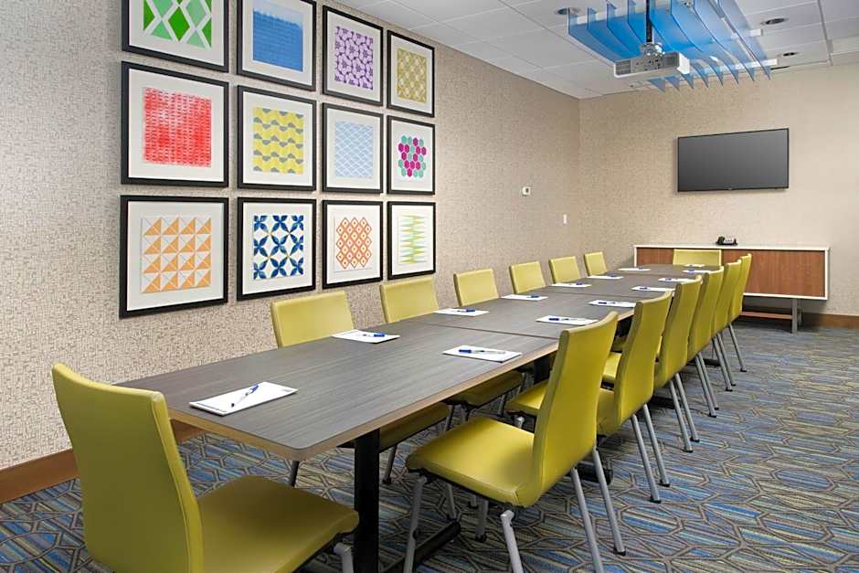 Holiday Inn Express & Suites San Antonio North - Windcrest By IHG