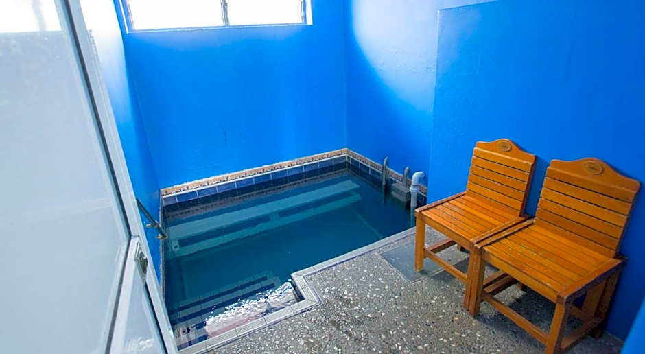 Absolute Lake View Motel