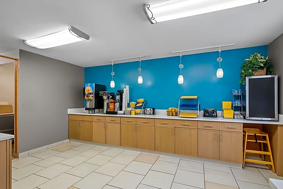 Days Inn by Wyndham Imlay City