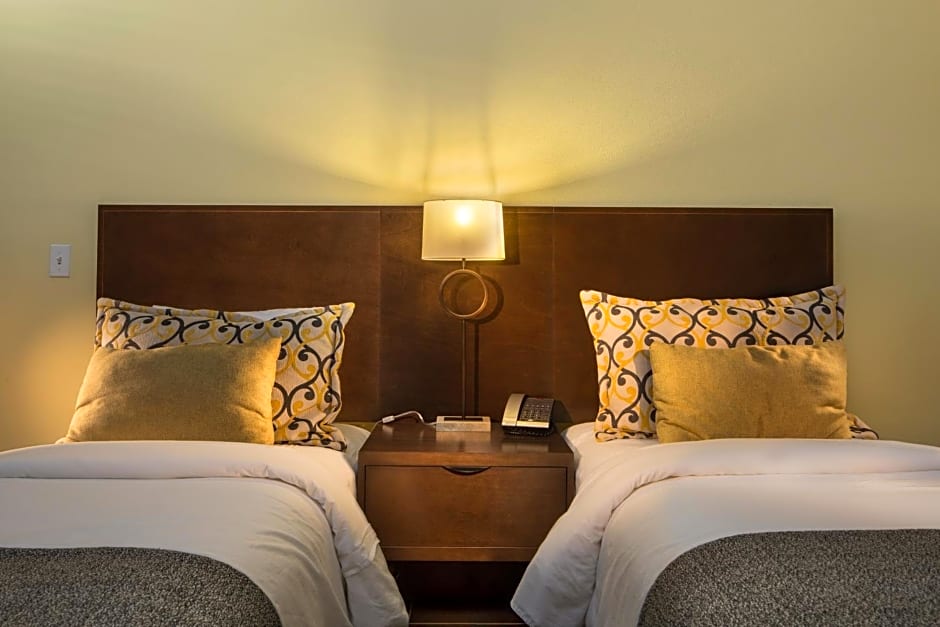 Decanter Hotel