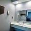 Baymont Inn & Suites Houston Hobby Airport