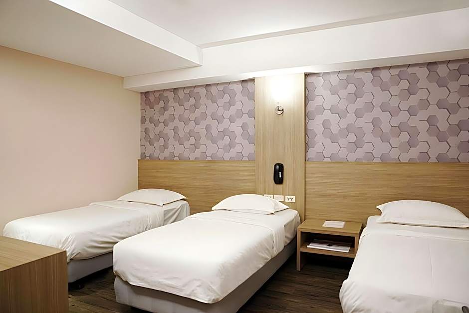 The Riverside Hotel International