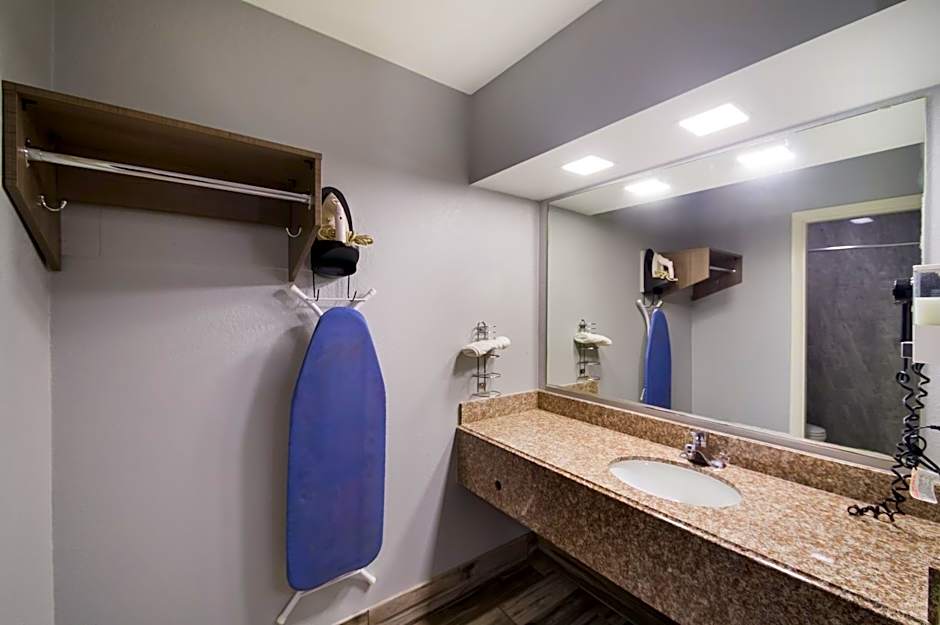 Americas Best Value Inn Buda Austin S