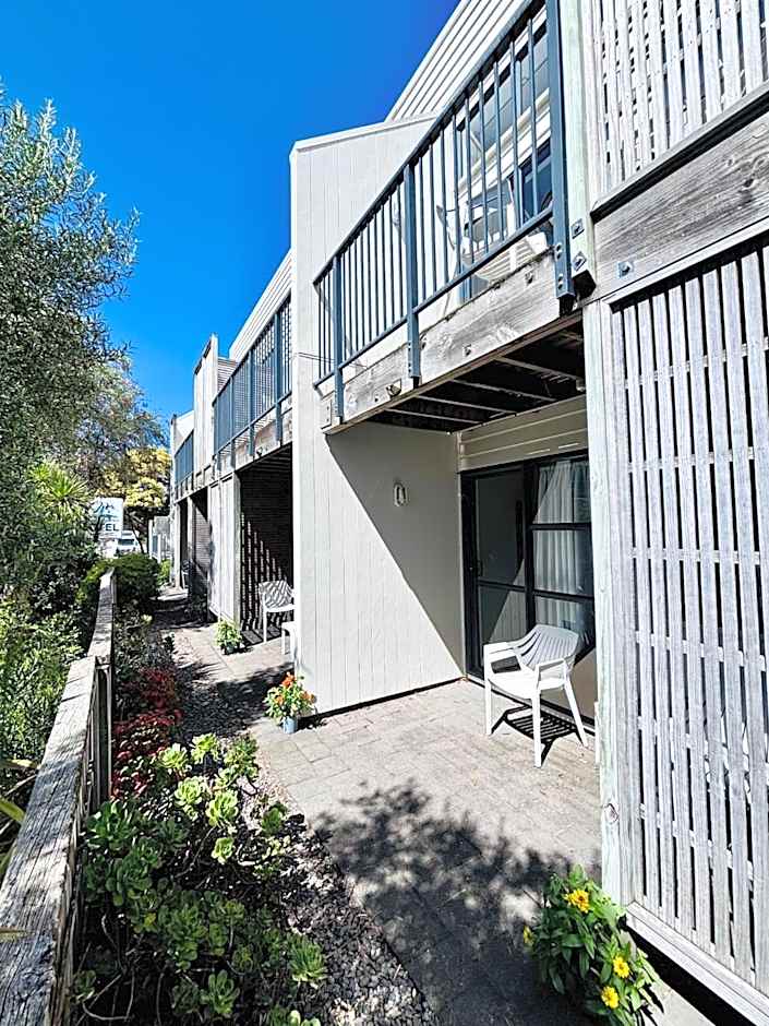 Wrights by the Sea Motel