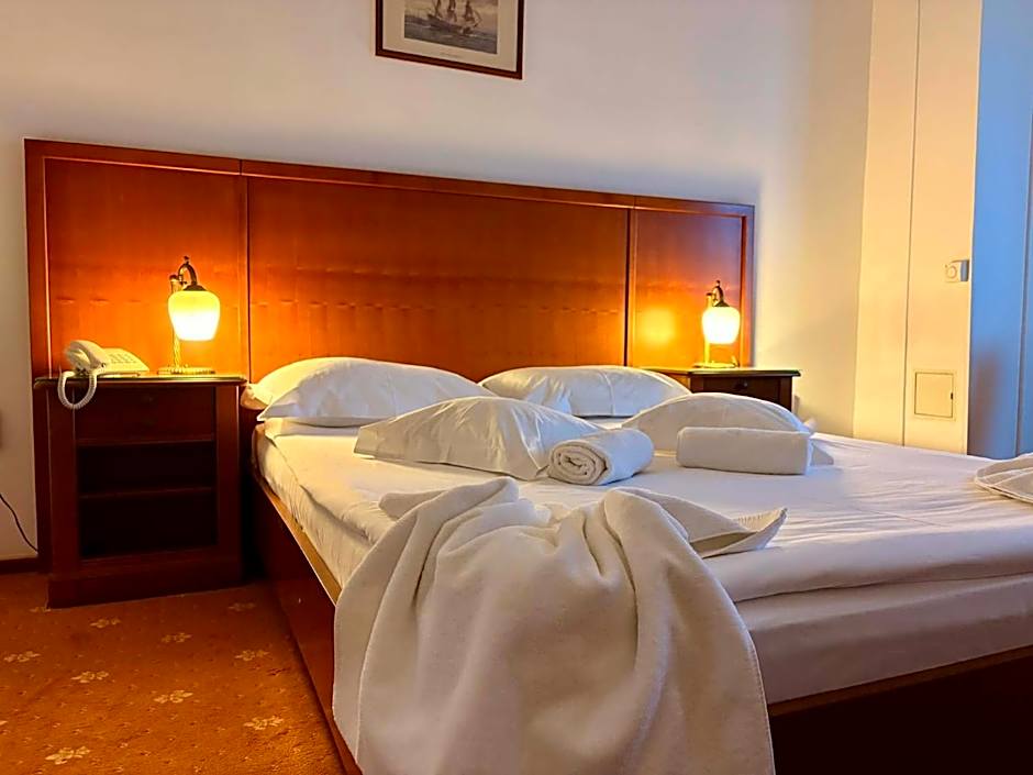 Hotel Emma West
