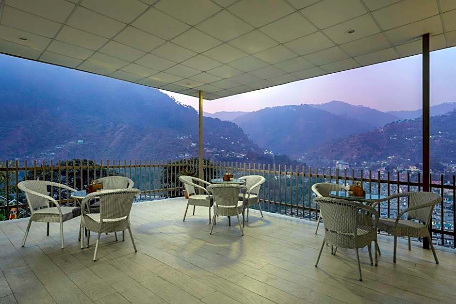 SPT Clarks Inn Suites, Mandi