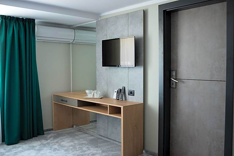 Hotel Plutitor Lebăda