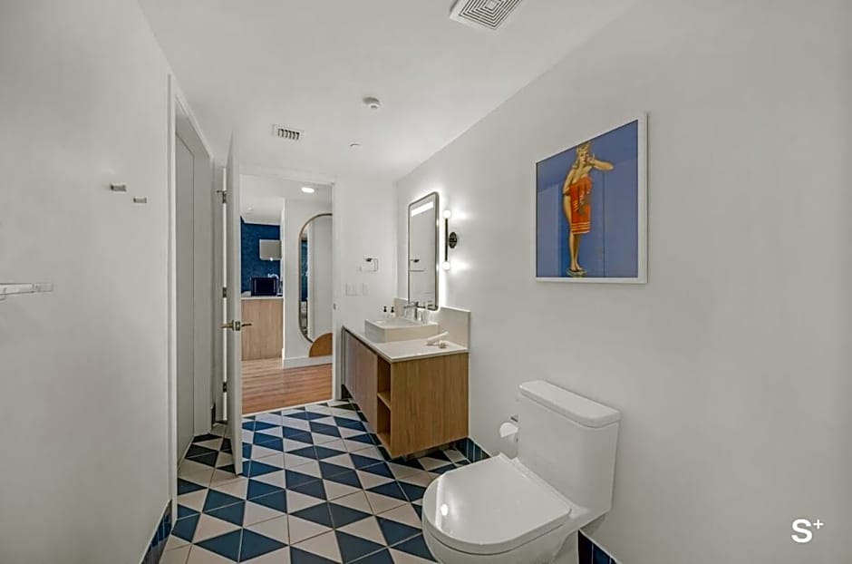 Gale Residence in Downtown Miami