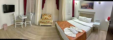 Deluxe Double Room (2 Adults + 1 Child)