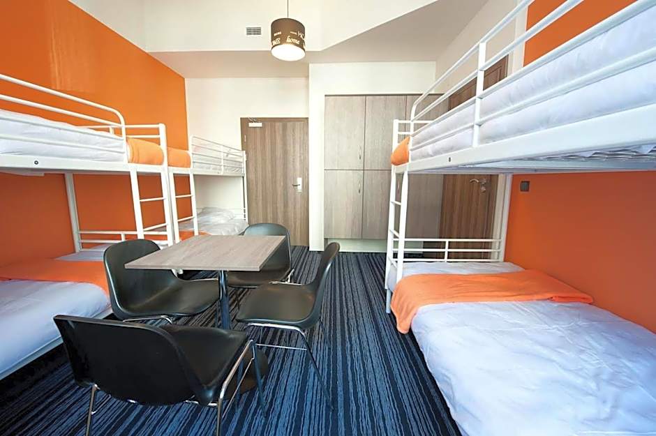 Planet Hostel
