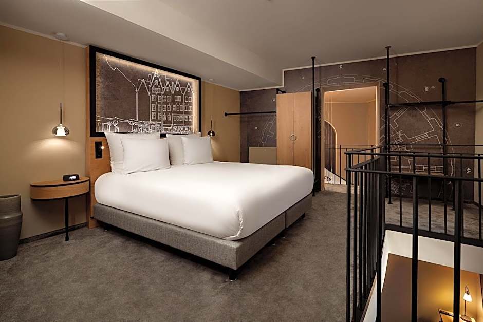 Wasserturm Hotel Cologne, Curio Collection by Hilton